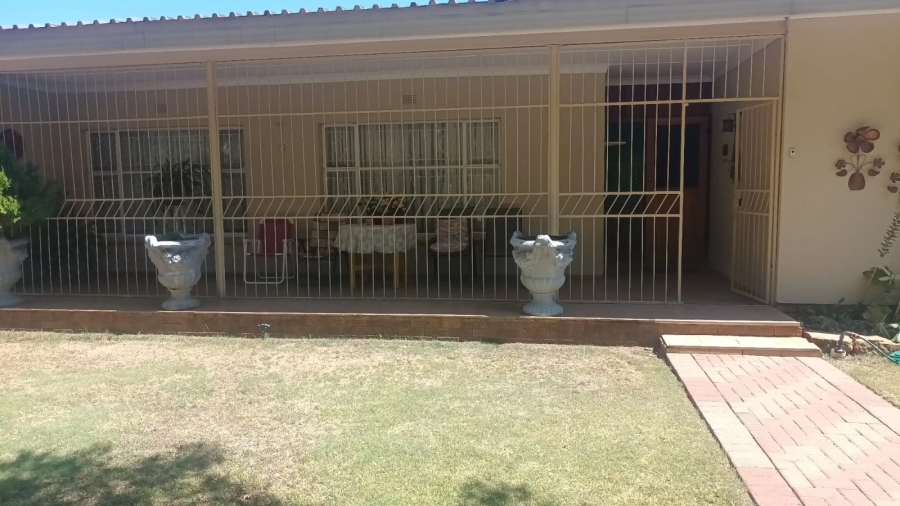 4 Bedroom Property for Sale in Hennenman Free State